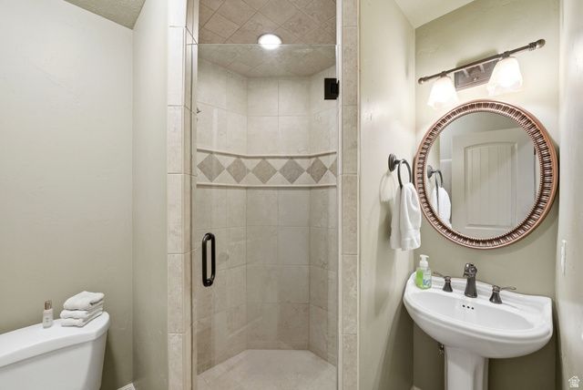 1247 W ALTA CREEK CIR, South Jordan, UT 84095