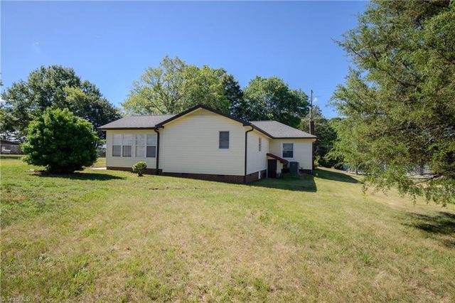 1690 Community Road, Lexington, NC 27295