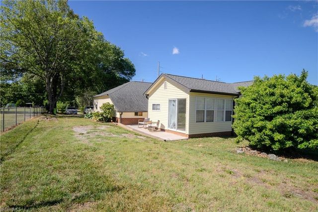 1690 Community Road, Lexington, NC 27295