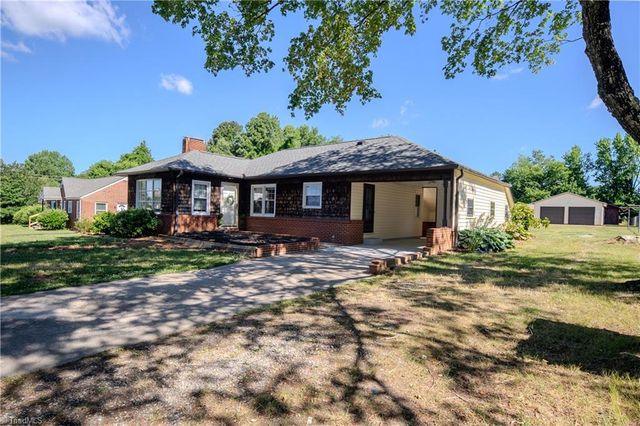 1690 Community Road, Lexington, NC 27295