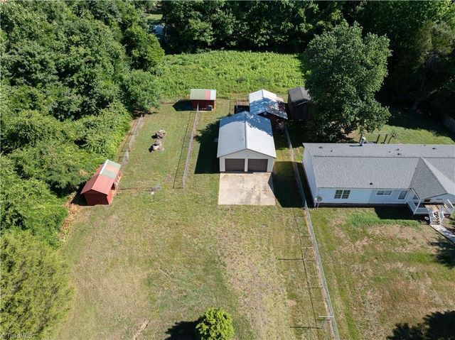 1690 Community Road, Lexington, NC 27295