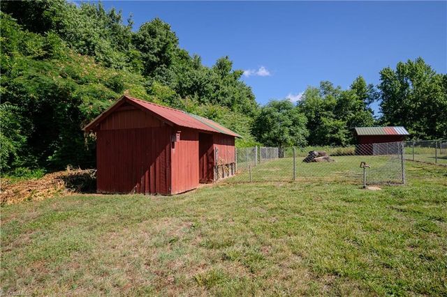 1690 Community Road, Lexington, NC 27295