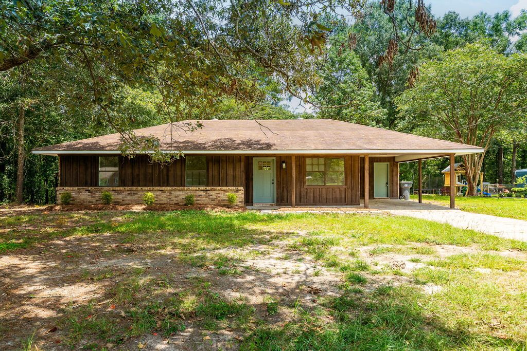 134 Sandy Run Rd., Hattiesburg, MS 39402