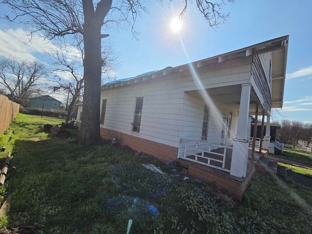 226 W Texas Street, Denison, TX 75020