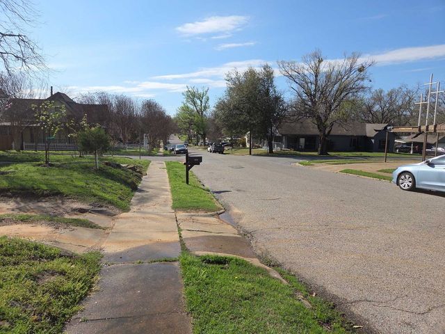 226 W Texas Street, Denison, TX 75020