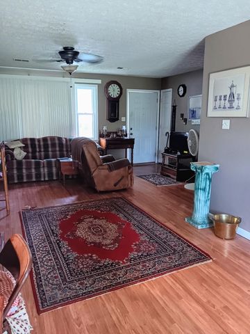 222 HOLIDAY Road, Winchester, KY 40391