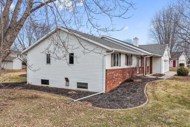 W6736 GREENWILLOW LANE, Greenville, WI 54942