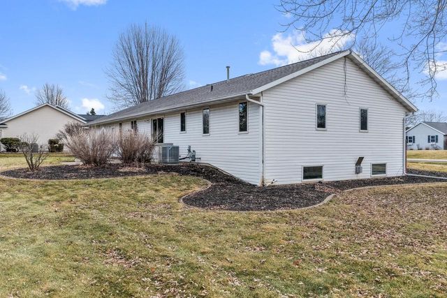 W6736 GREENWILLOW LANE, Greenville, WI 54942