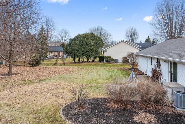 W6736 GREENWILLOW LANE, Greenville, WI 54942