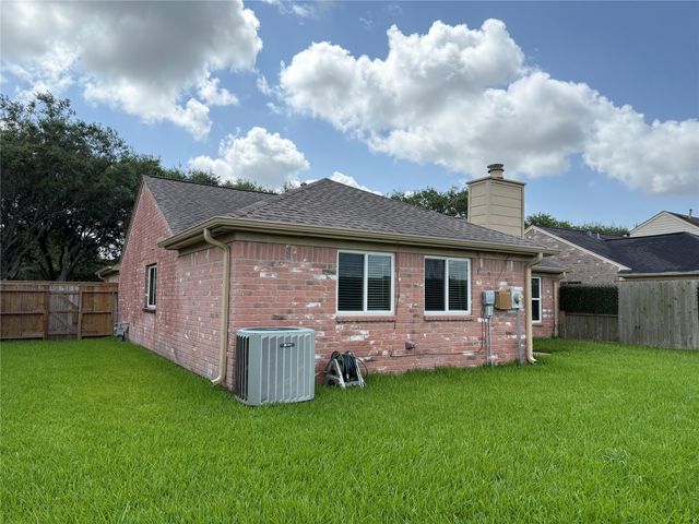 2806 Great Lakes Avenue, Sugar Land, TX 77479