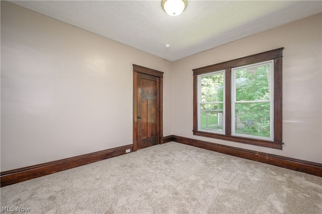 557 Weber Avenue, Akron, OH 44303