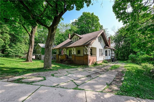 557 Weber Avenue, Akron, OH 44303