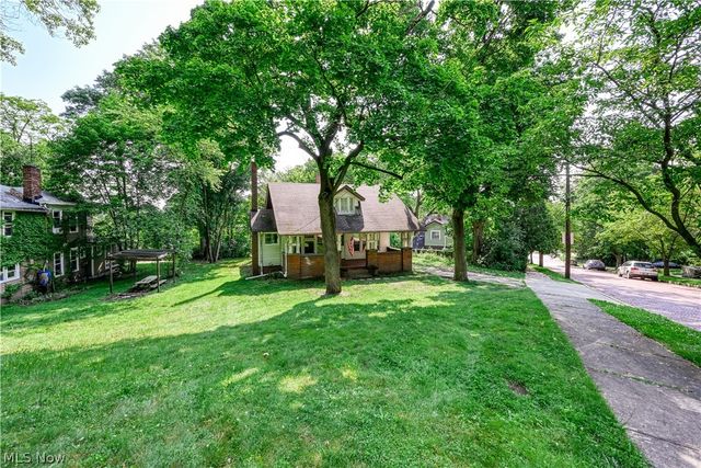 557 Weber Avenue, Akron, OH 44303