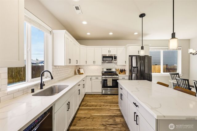 6627 S Ferdinand Street, Tacoma, WA 98409