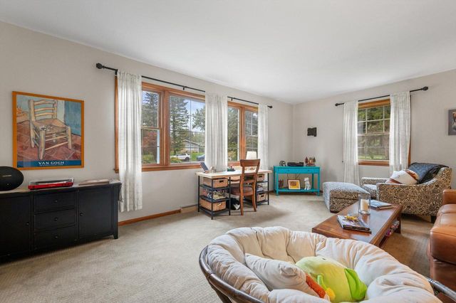16040 Siesta LANE, Brookfield, WI 53005