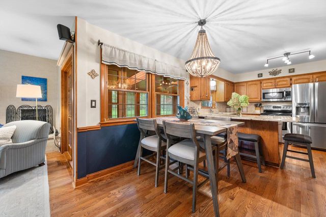 16040 Siesta LANE, Brookfield, WI 53005