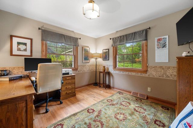 16040 Siesta LANE, Brookfield, WI 53005