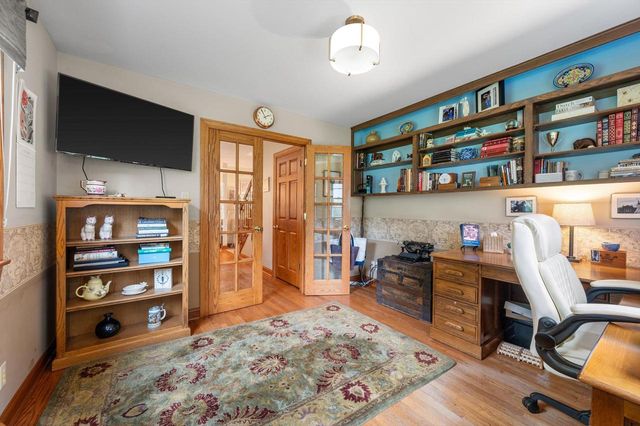 16040 Siesta LANE, Brookfield, WI 53005