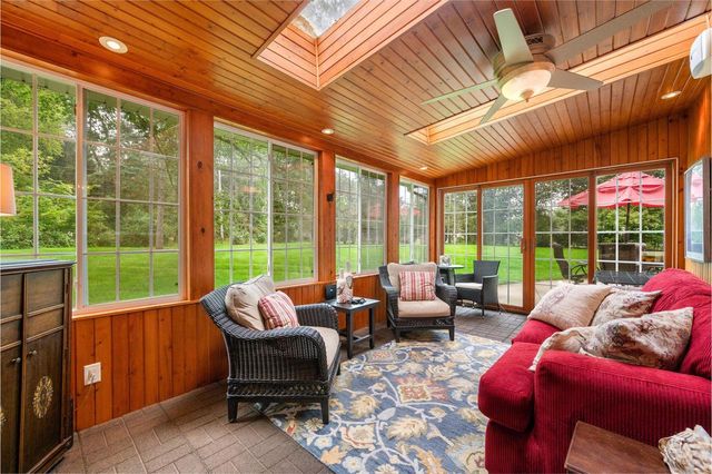 16040 Siesta LANE, Brookfield, WI 53005