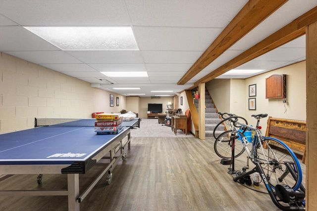 16040 Siesta LANE, Brookfield, WI 53005