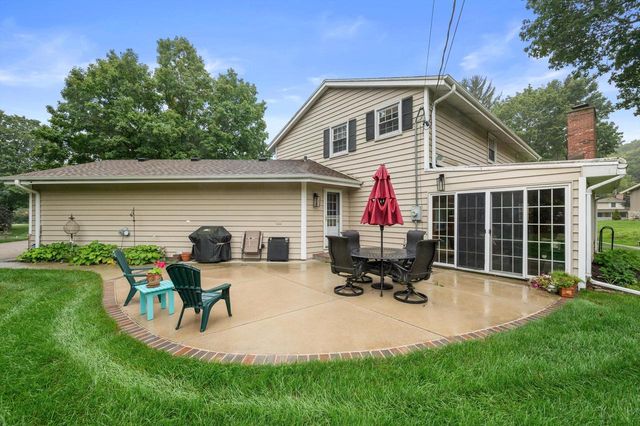 16040 Siesta LANE, Brookfield, WI 53005