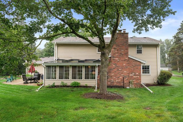 16040 Siesta LANE, Brookfield, WI 53005