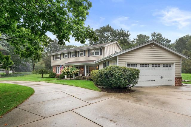 16040 Siesta LANE, Brookfield, WI 53005