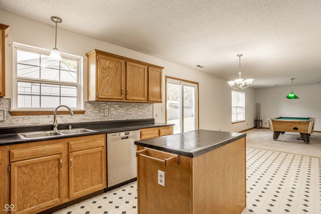 1203 Lindsey Lane, Lebanon, IN 46052