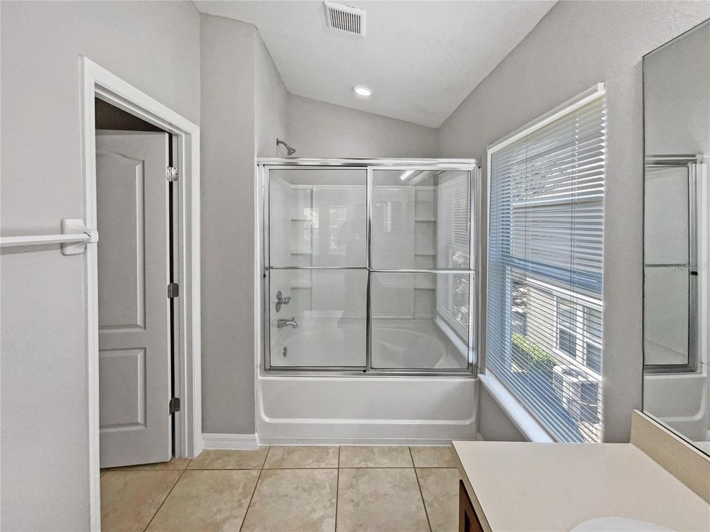 Image 23 of property listing at 10888 ECLIPSE LILY WAY S, Orlando, FL 32832