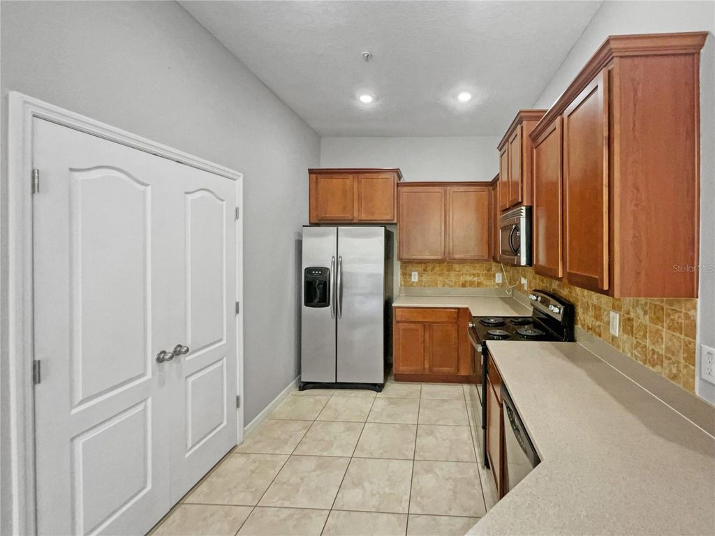 Image 9 of property listing at 10888 ECLIPSE LILY WAY S, Orlando, FL 32832