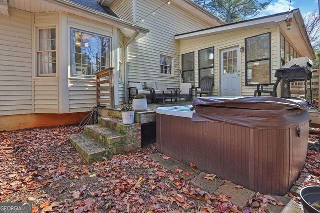 631 Cricket Hill Trail, Lawrenceville, GA 30044