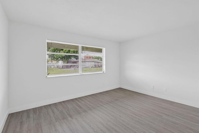 157 SE Calmoso Drive, Port St. Lucie, FL 34983