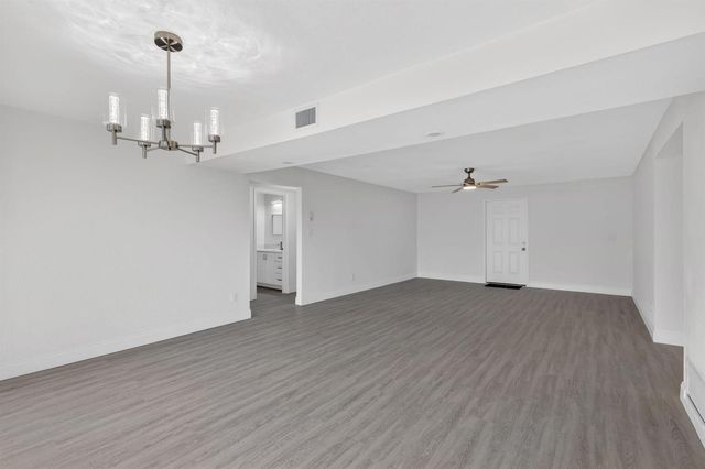 157 SE Calmoso Drive, Port St. Lucie, FL 34983