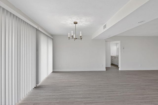 157 SE Calmoso Drive, Port St. Lucie, FL 34983