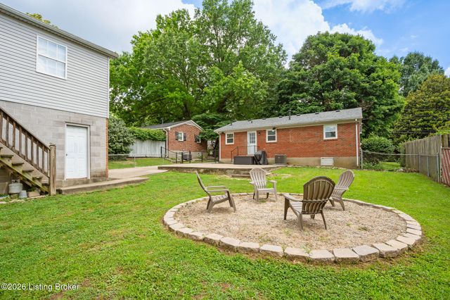 6103 Whispering Hills Blvd, Louisville, KY 40219