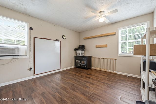 6103 Whispering Hills Blvd, Louisville, KY 40219