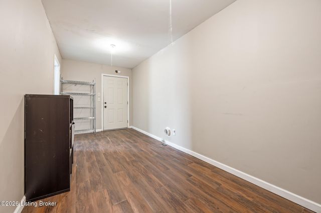 6103 Whispering Hills Blvd, Louisville, KY 40219