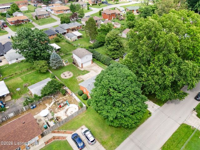 6103 Whispering Hills Blvd, Louisville, KY 40219