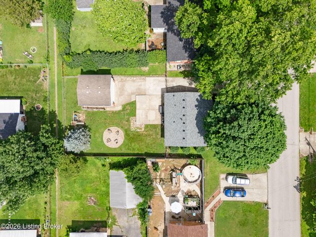 6103 Whispering Hills Blvd, Louisville, KY 40219