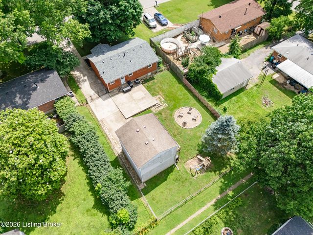 6103 Whispering Hills Blvd, Louisville, KY 40219