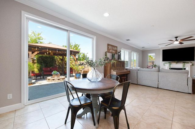 1431 Skibbereen Way, Rocklin, CA 95765