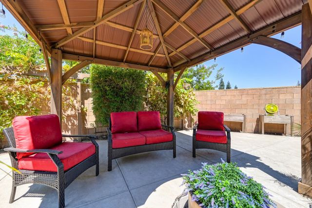 1431 Skibbereen Way, Rocklin, CA 95765