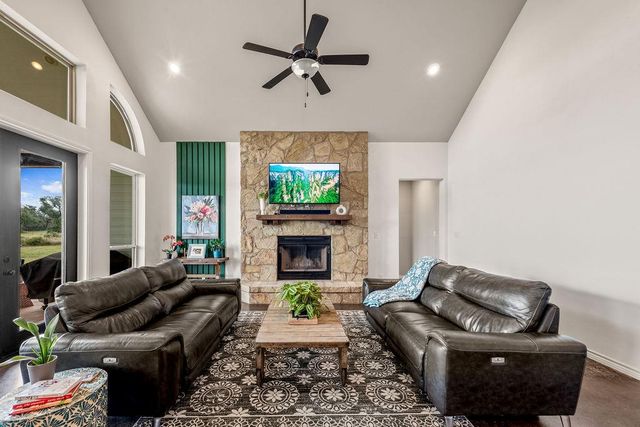 8054 Stone Mountain TRL, San Marcos, TX 78666