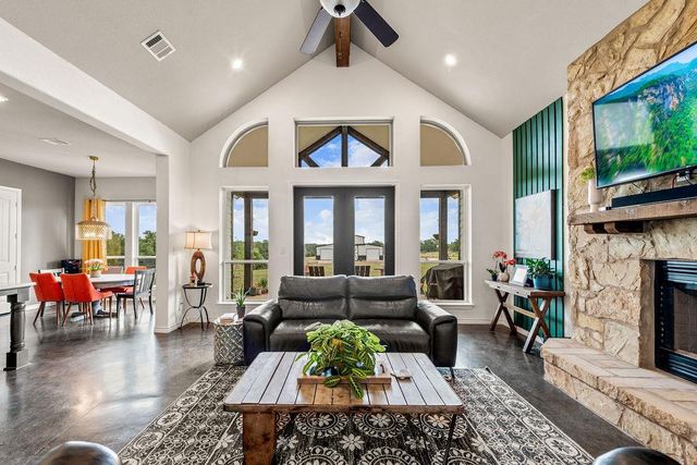 8054 Stone Mountain TRL, San Marcos, TX 78666