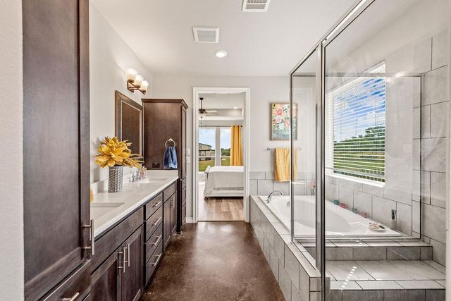 8054 Stone Mountain TRL, San Marcos, TX 78666
