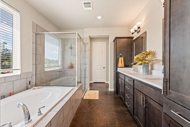 8054 Stone Mountain TRL, San Marcos, TX 78666