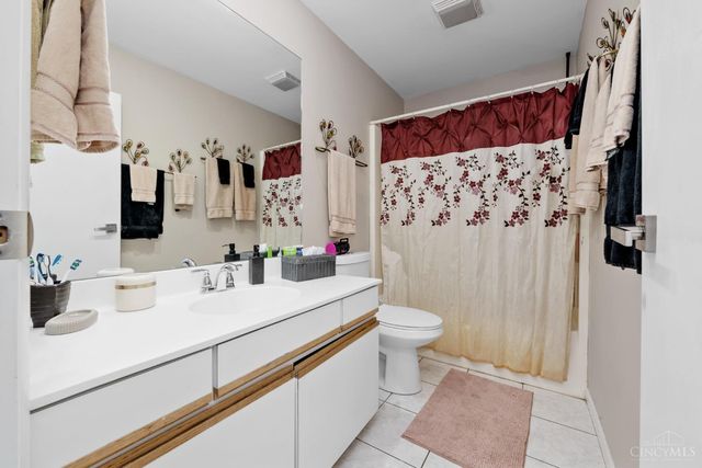 7229 W Hartford Court, West Chester, OH 45069