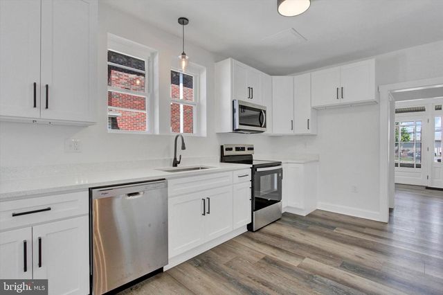 127 W HARRISBURG ST, Dillsburg, PA 17019