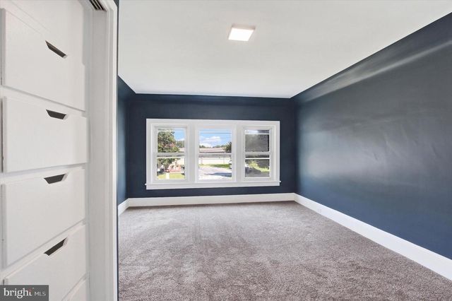127 W HARRISBURG ST, Dillsburg, PA 17019