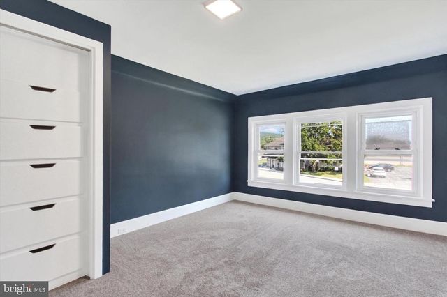 127 W HARRISBURG ST, Dillsburg, PA 17019